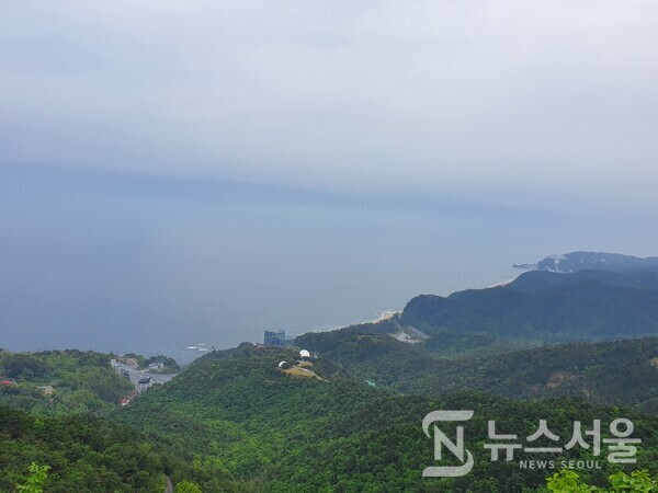 삼우봉에서 바라본 안인해변과 안인항