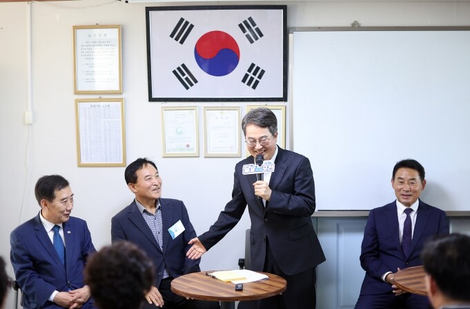 김동연 경기도지사, 햇빛소득 올리는 ...