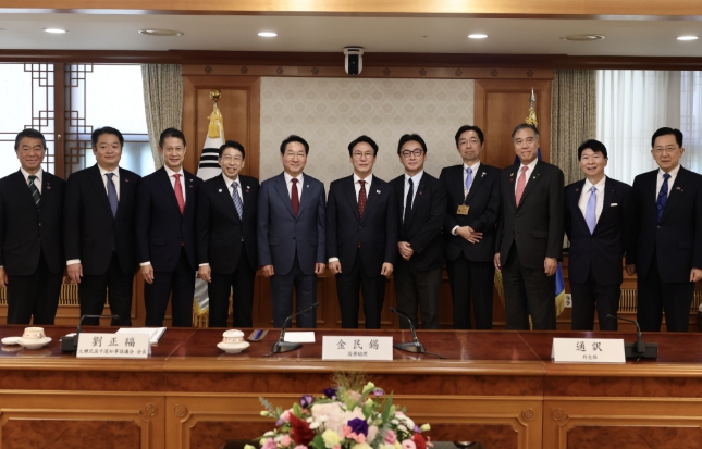 김민석 국무총리, 한·일시장지사회의 대표단 접견