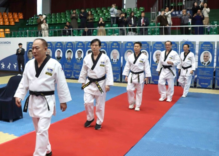 국기원, 태권도 9단 수여식 예복 폐...