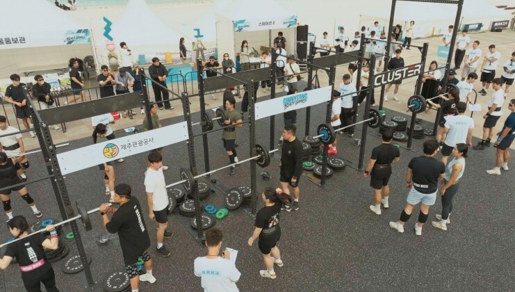 폐장한 김녕해수욕장에 1,200명 몰...